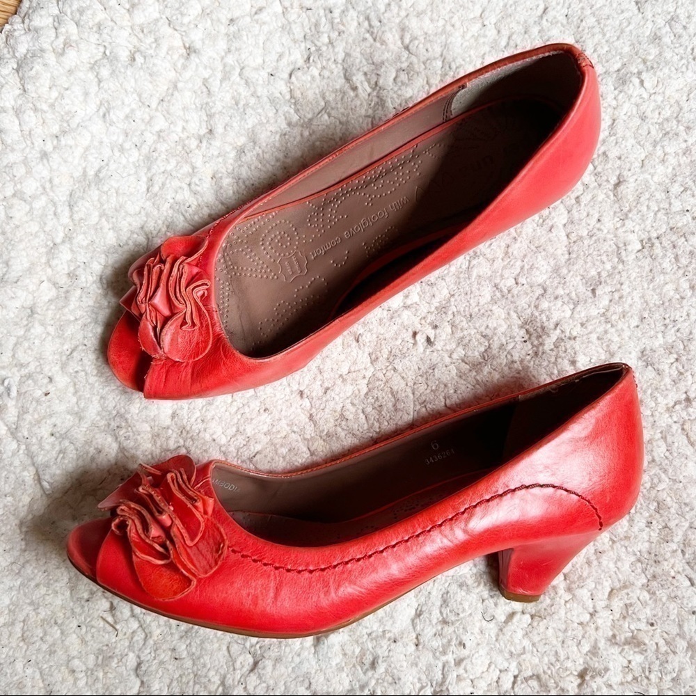 Per Una: Orange Leather Peep Toe Pumps with Floral Leather Detail Size 6